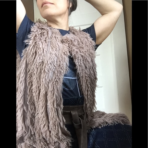 Greylin Faux Fur / Faux Feather Long Vest - so soft! - Picture 7 of 16